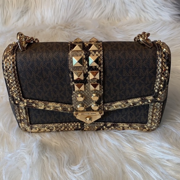 MICHAEL Michael Kors Soho Crossbody. - Picture 2 of 8